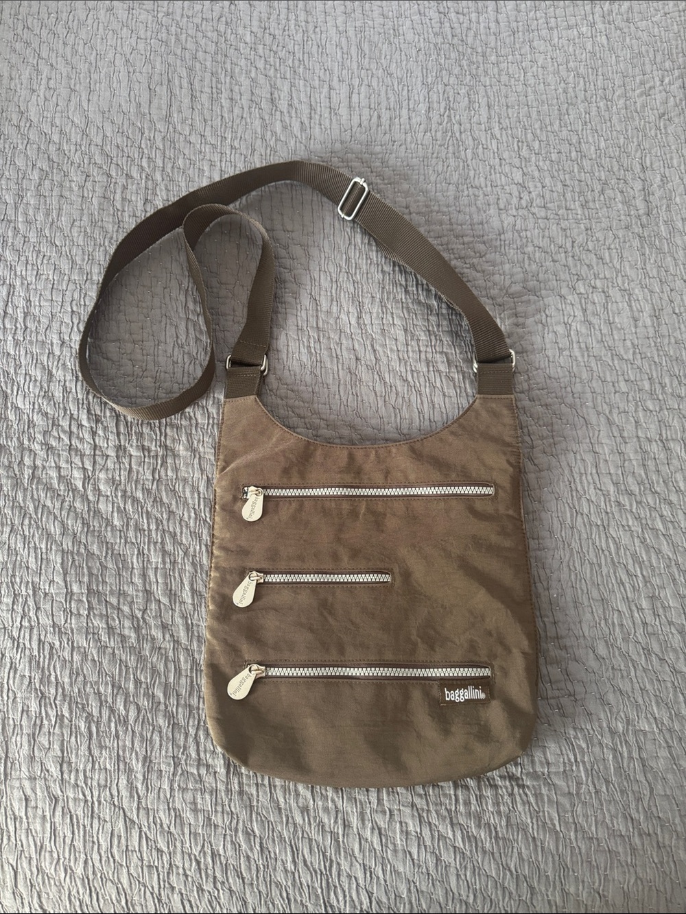 Baggallini Shoulder / Side / Crossbody Multi Zipper Bag